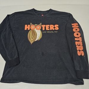 Hooters Logo Las Vegas Long-Sleeved T-shirt by Hanes Men's Large Black & Orange